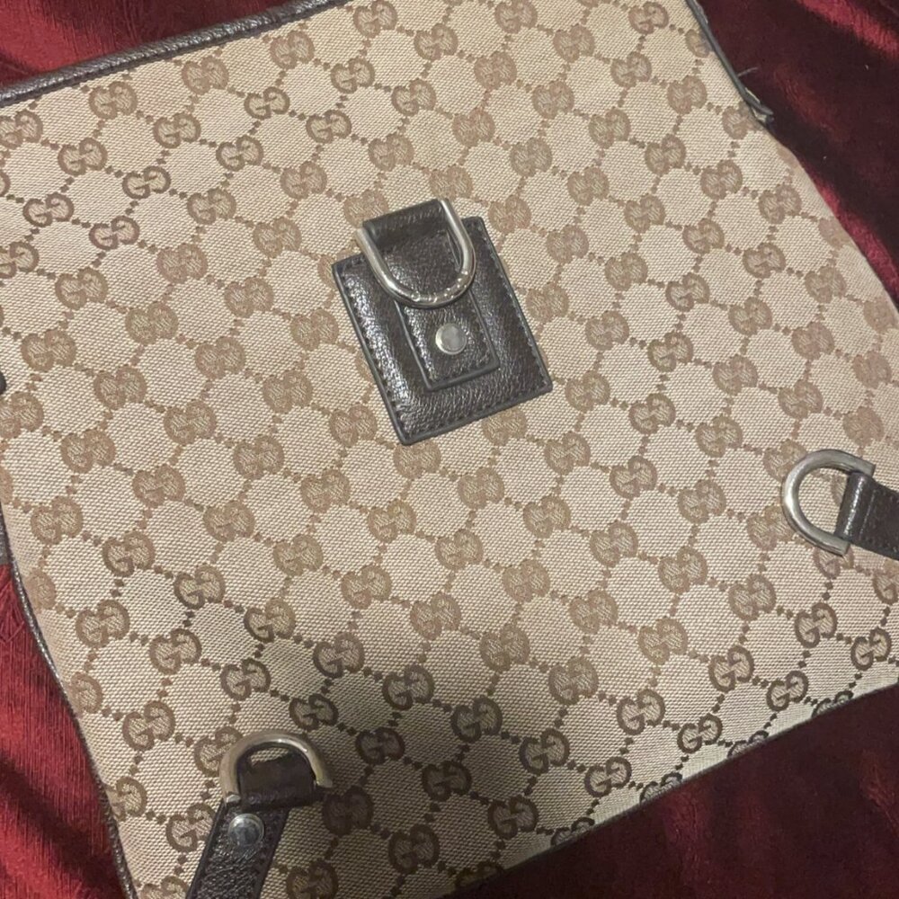 Gucci used flat pocket book